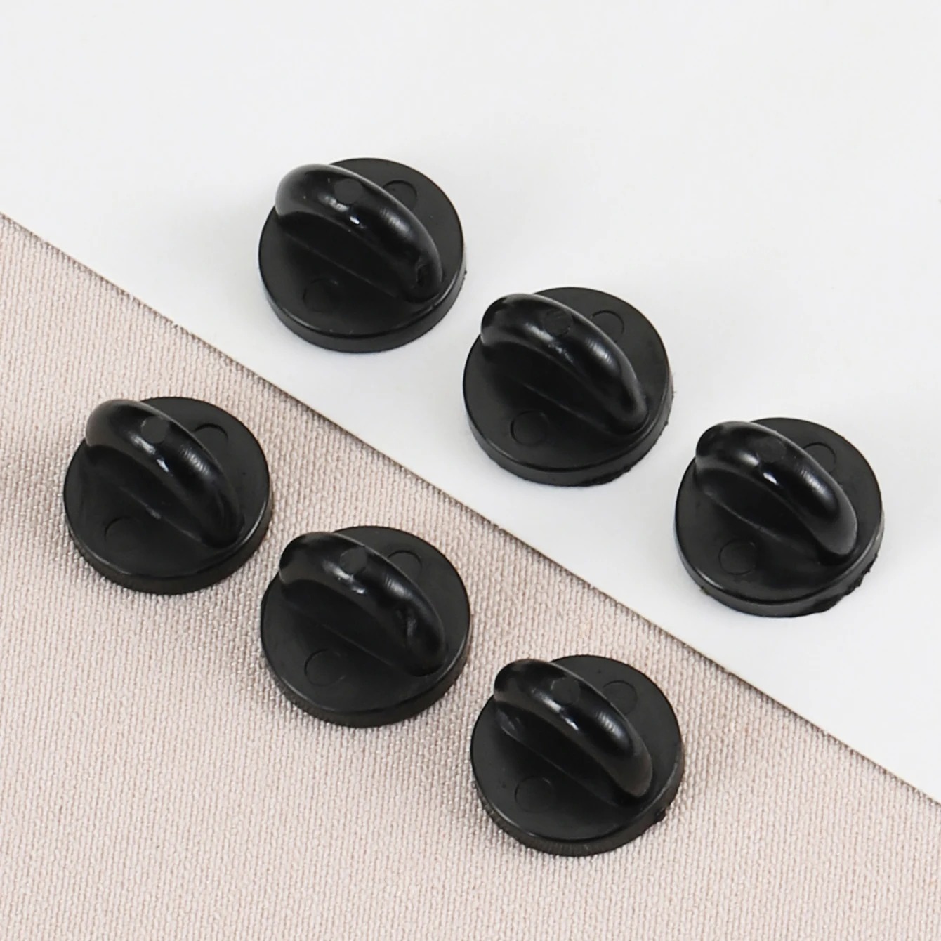 Black Rubber Brooch Pin Back S – Butterfly Rubber Sheet recenzja i cena